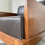Fauteuil moderniste bois exotique et cuir