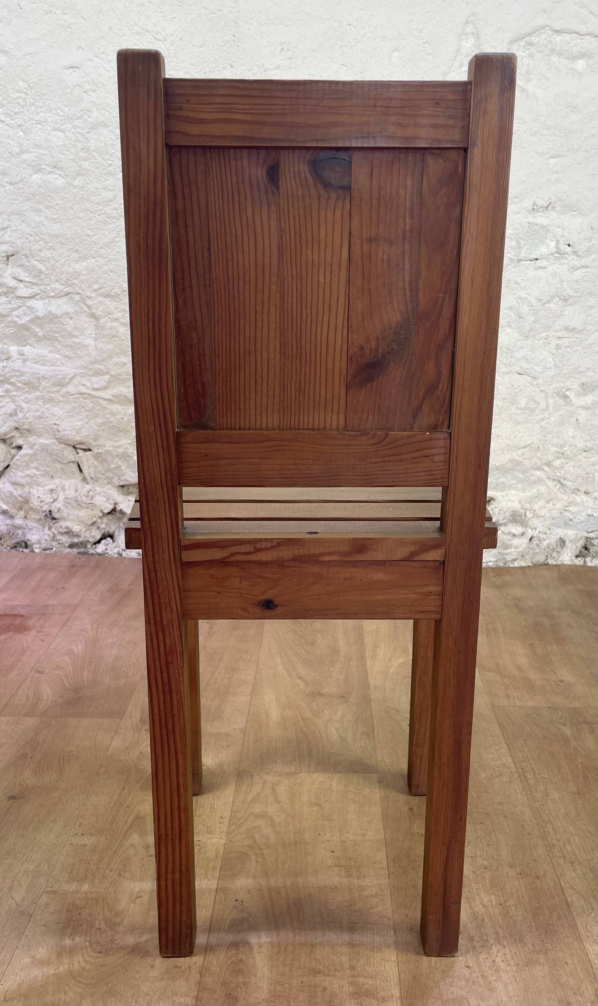 Set of 4 wooden chairs