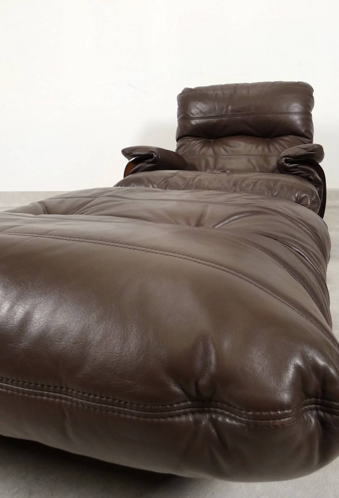 Ligne Roset Marsala - fauteuil and ottman - brown leather