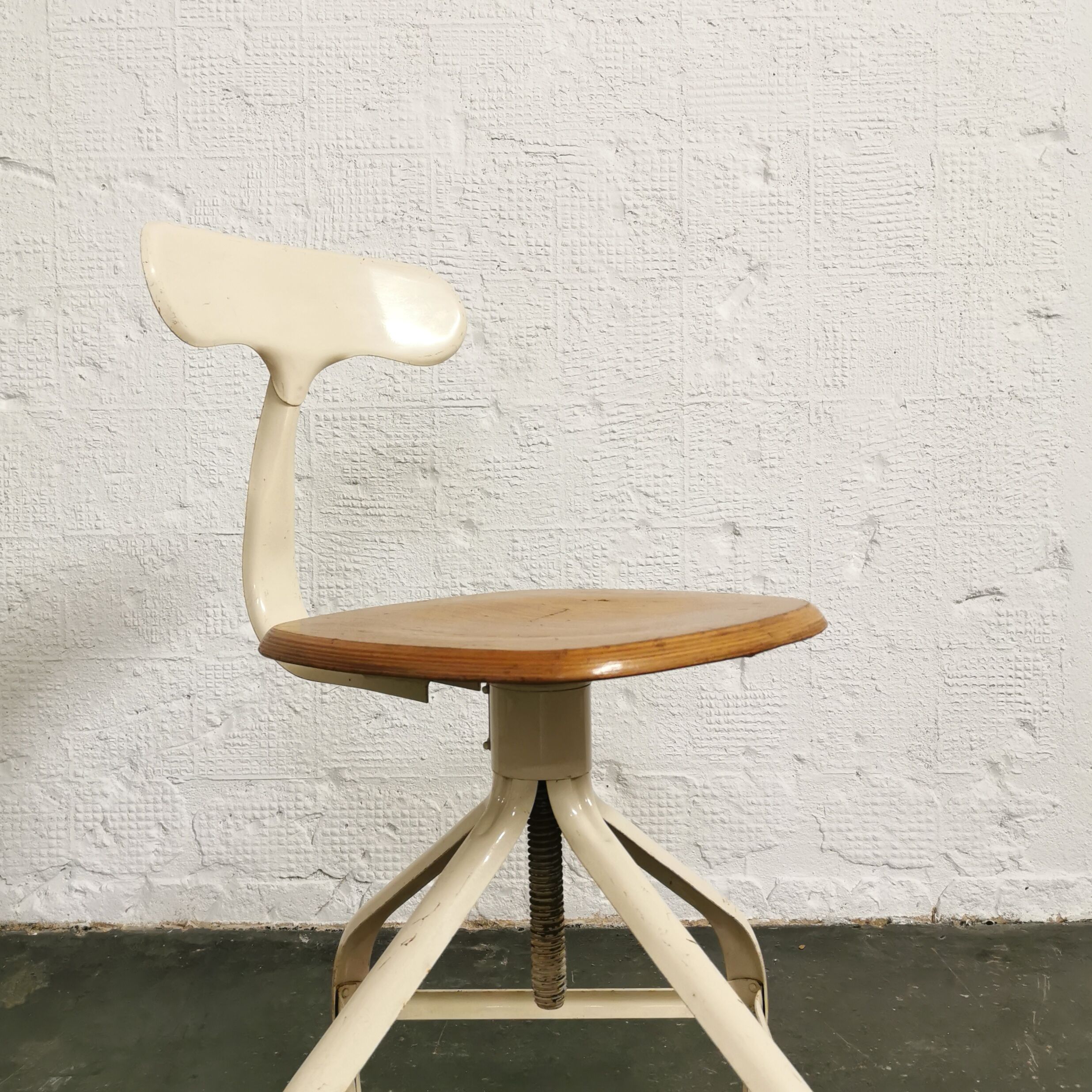 Wooden sitting workshop chair, Nicolle, 1960