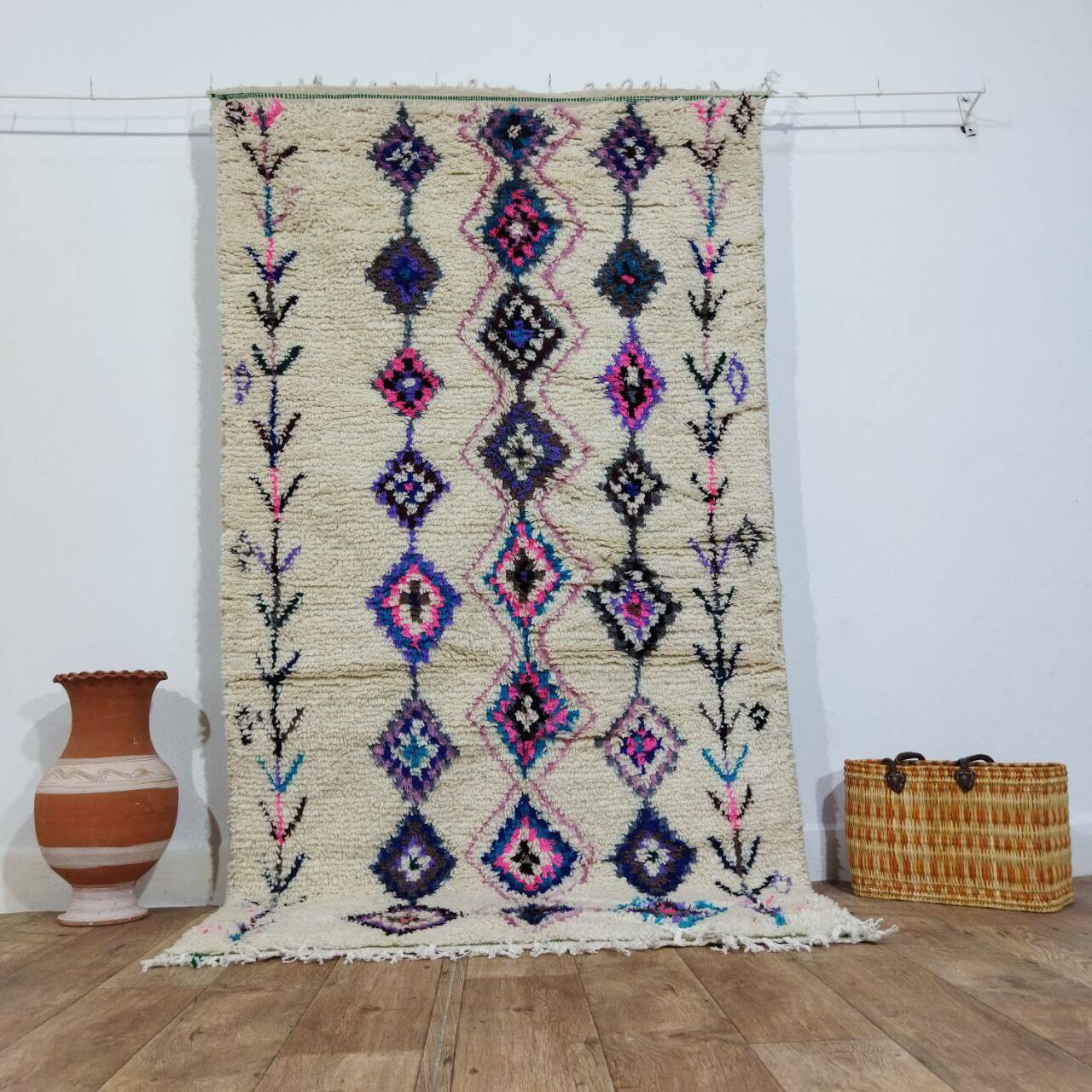 Handmade moroccan berber rug 217 x 117 cm