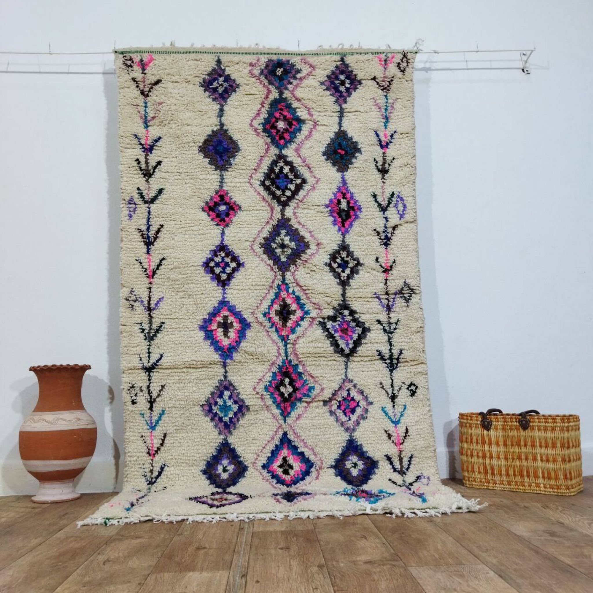Handmade moroccan berber rug 217 x 117 cm