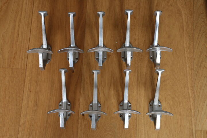 Aluminum peg double hook