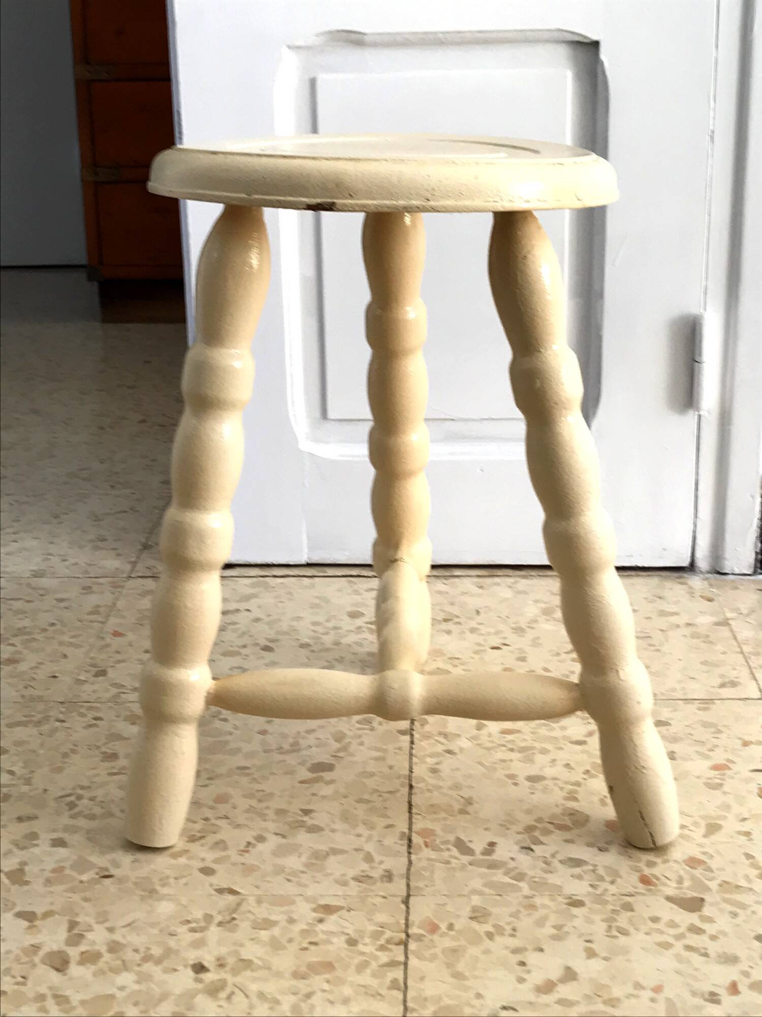 Vintage tripod stool from the 70s painted wood