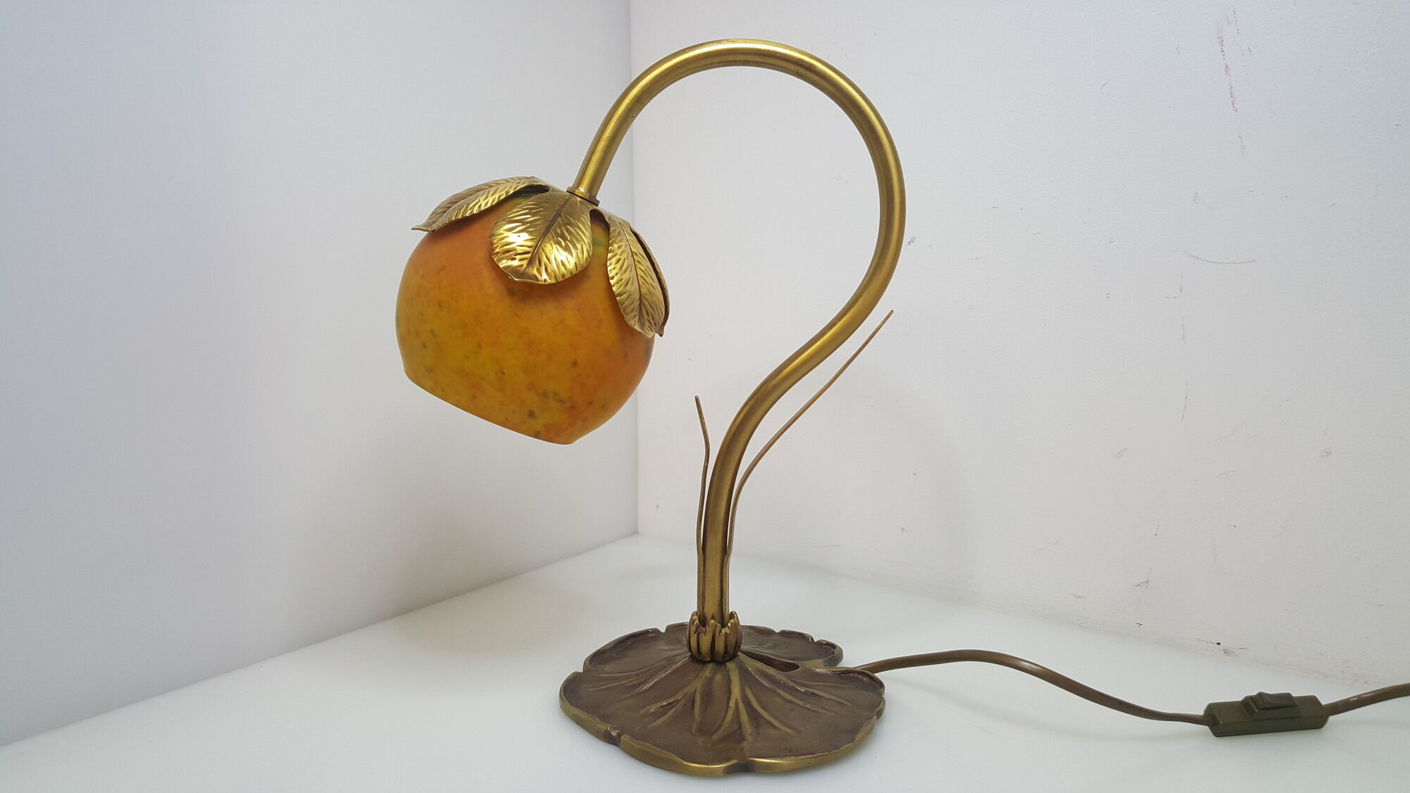 Bronze water lily foot lamp and Art Nouveau style glass paste