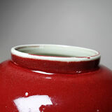 Covered vase, Chinese ginger jar in oxblood and celadon ceramic.