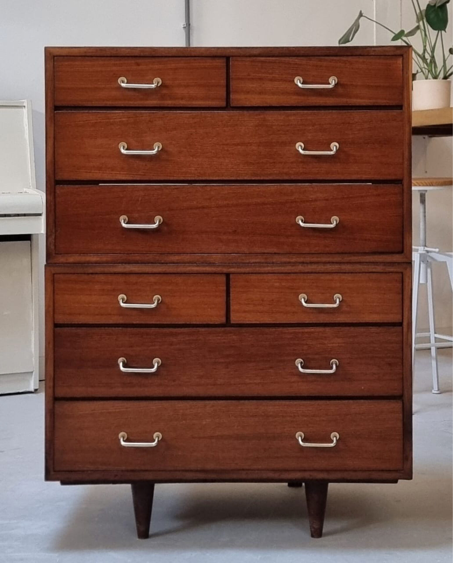Mid-century drawer cabinet
