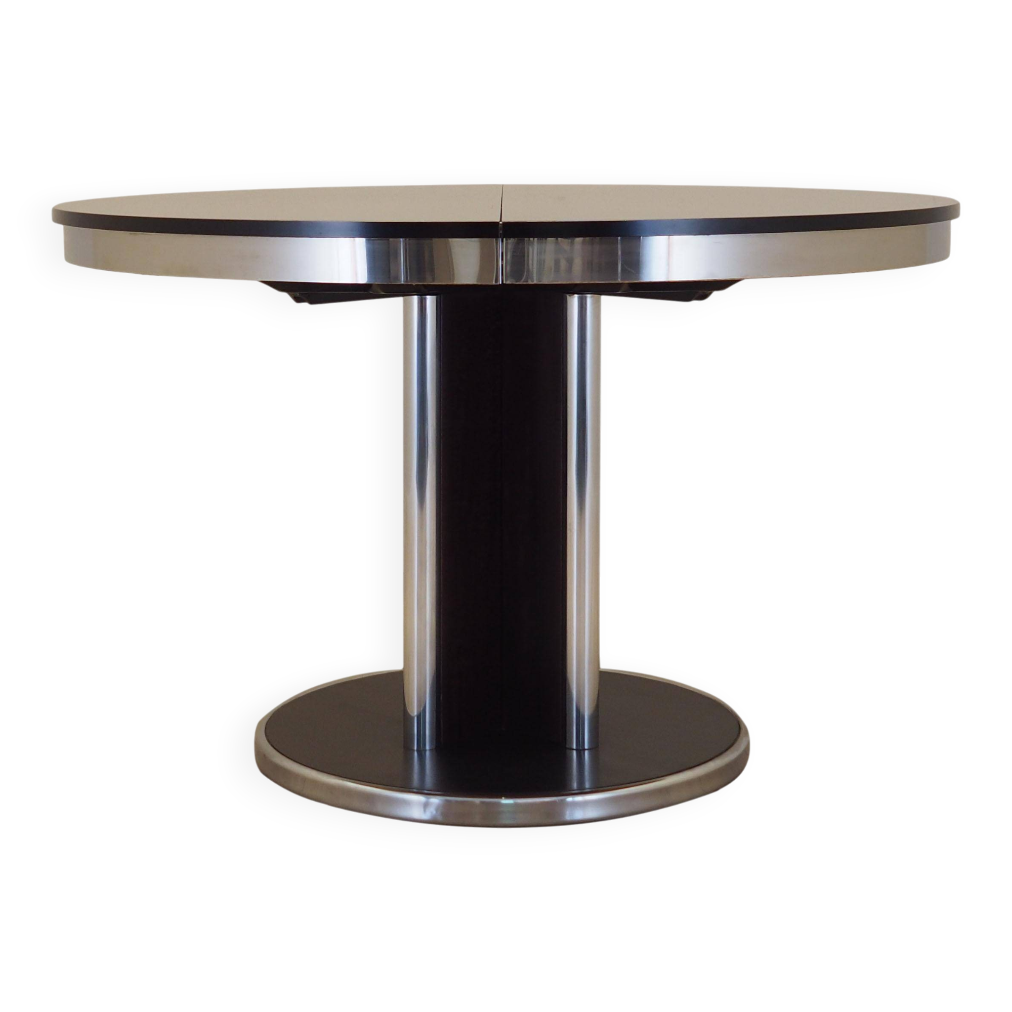 Extendable round table, Italy, 1970s