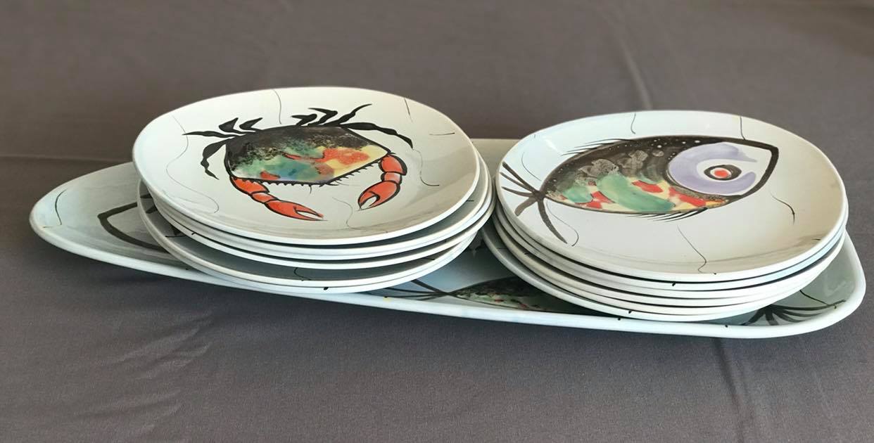 Set de 12 assiettes plates et grand plateau Poisson fruits de mer faïence Pornic France 60s