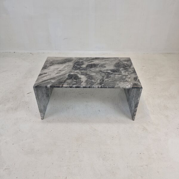 Table basse d’appoint en marbre italien, années 1980