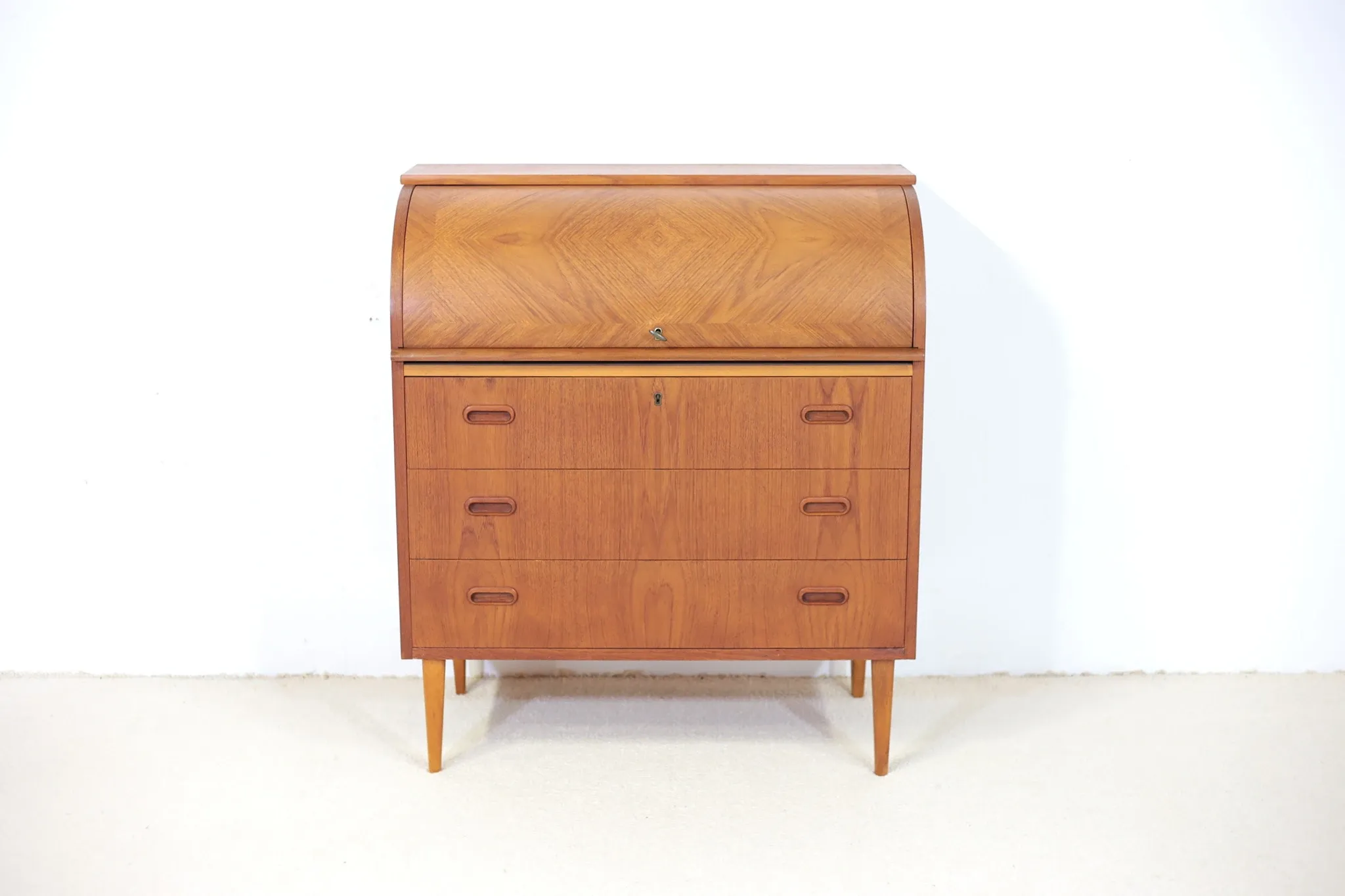Teak Secretary Egon Ostergaard