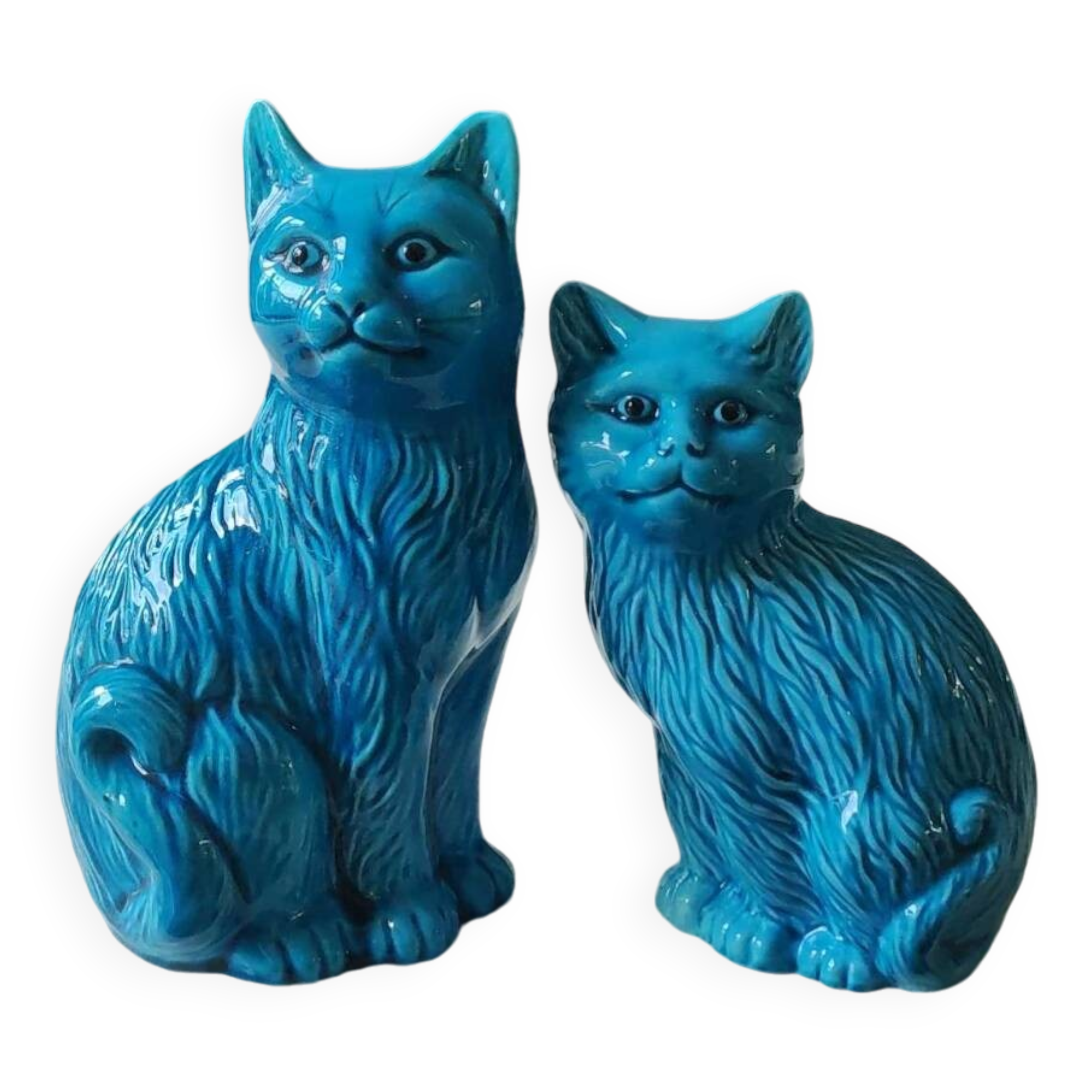 Pair of Chinese cats in turquoise blue enameled porcelain. Heights 20 & 17 cm