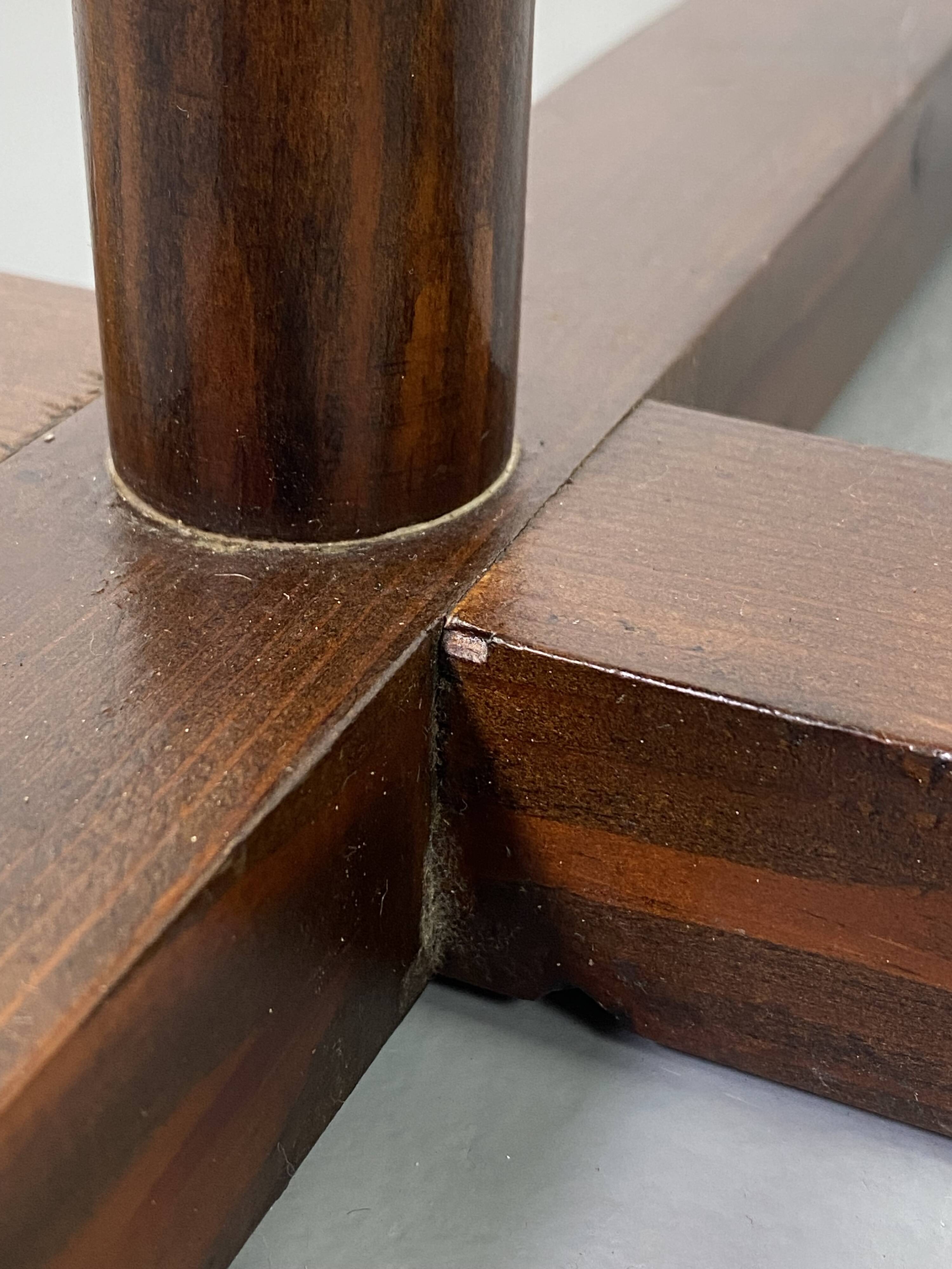 Porte manteau à pied ou valet de chambre