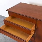 Buffet en teck du milieu du siècle par Fredrik A. Kayser, Norvège, années 1960.