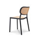 Chaise coloré aspect cannage rétro