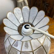 Suspension in white mother-of-pearl and brass
