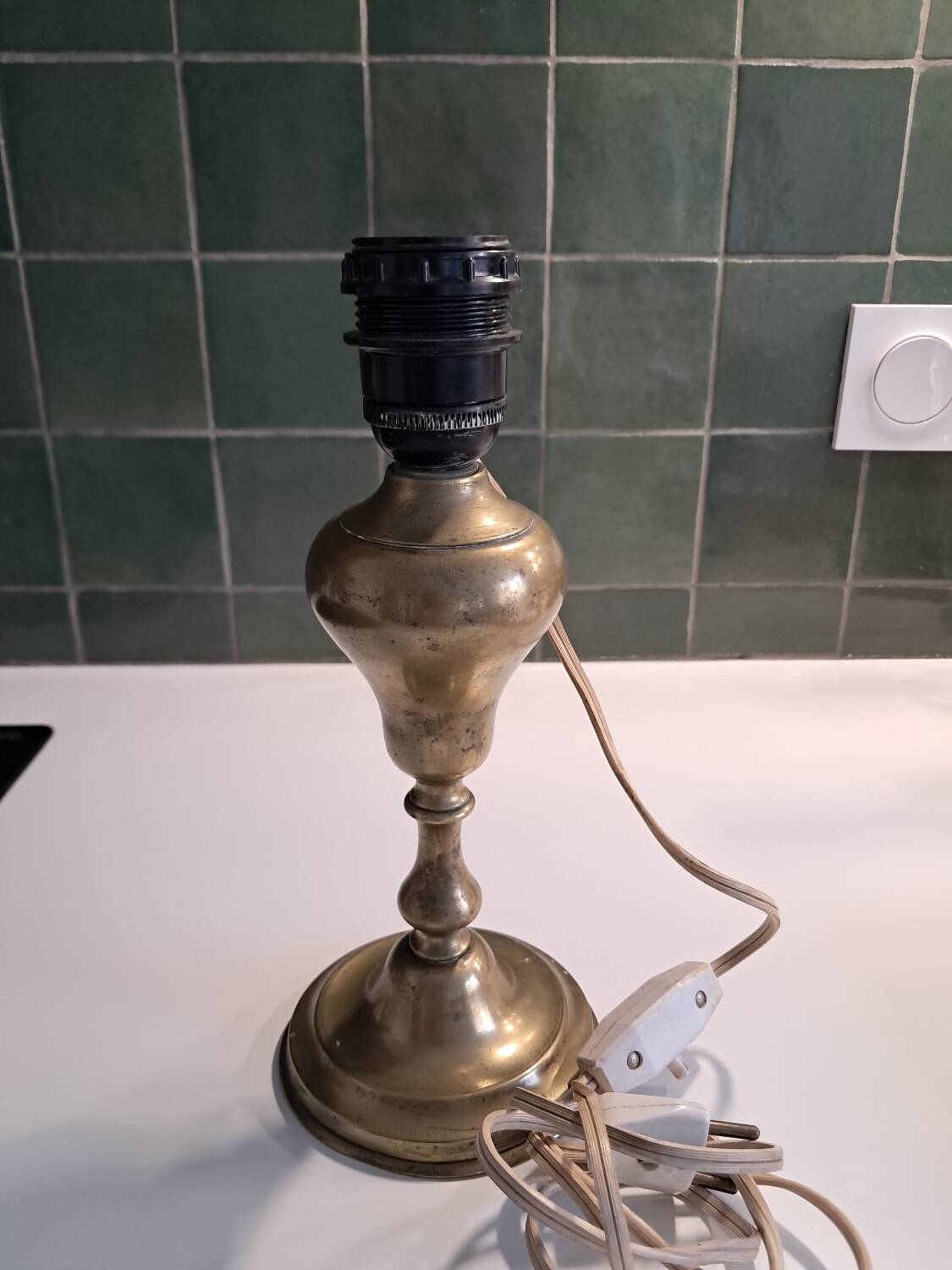 Lamp base