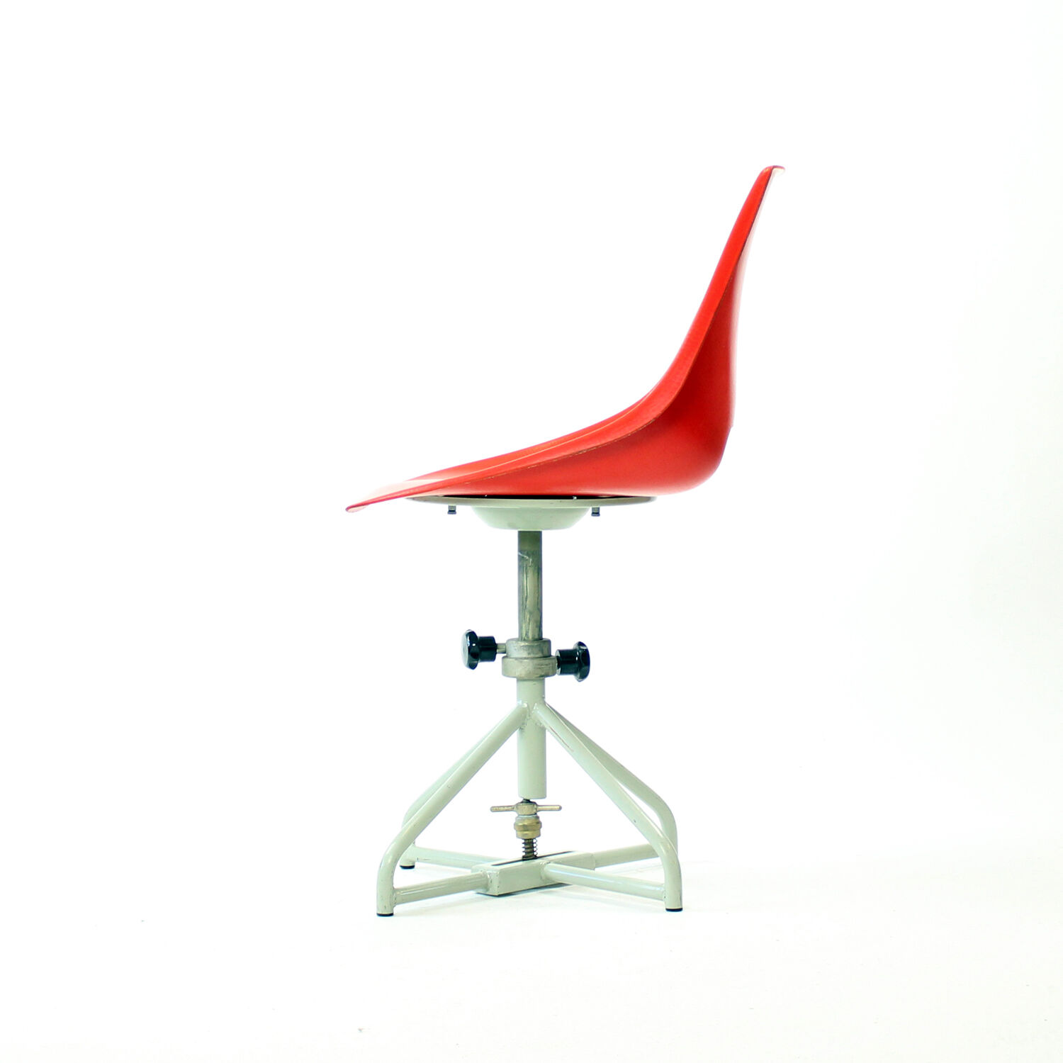 Chaise rouge Vertex, Miroslav Navratil des années 1960