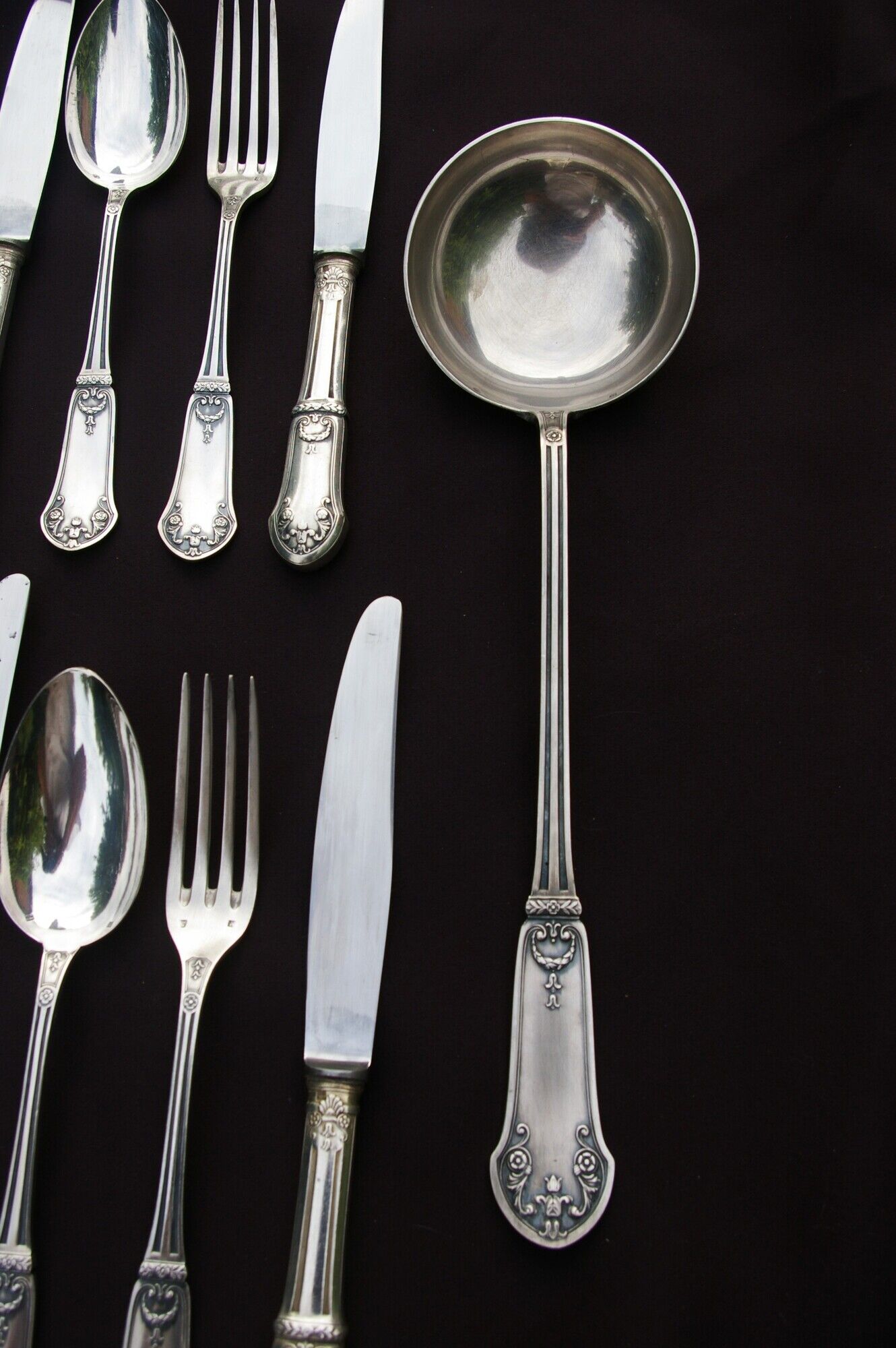 Housewife in silver metal 37 pieces