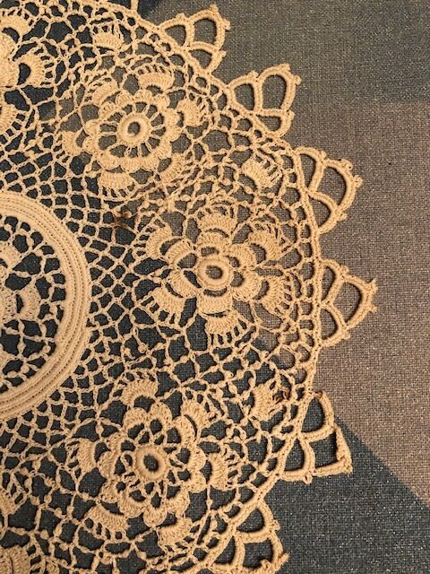 18cm handmade lace placemat