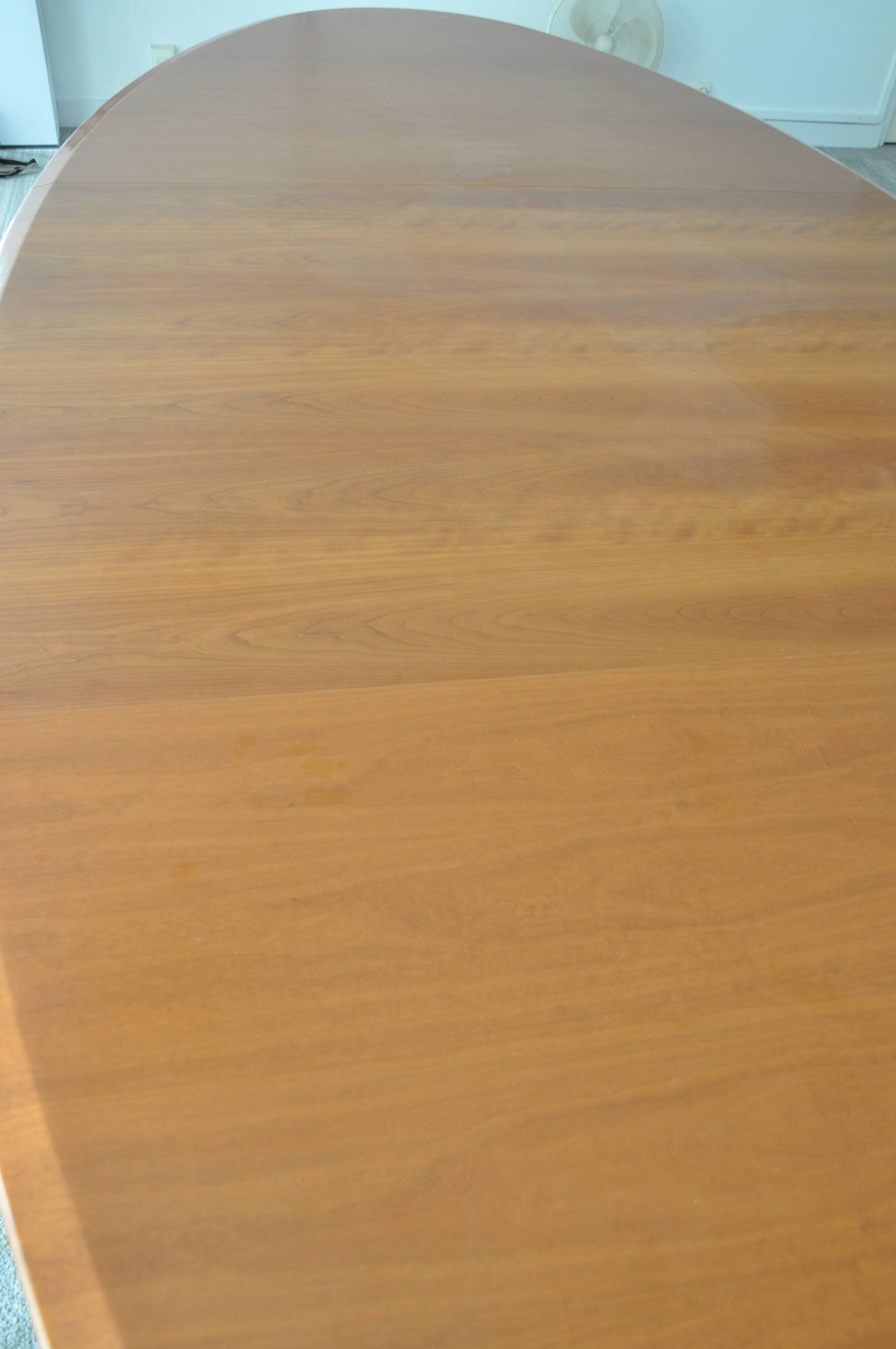 Grande table de conférence