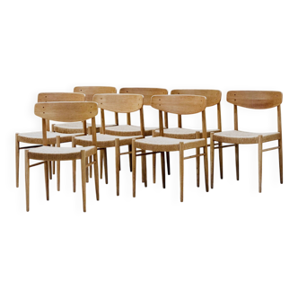 Set Of Eight Oak A.M Møbler Model 501 Papercord Dining Chairs