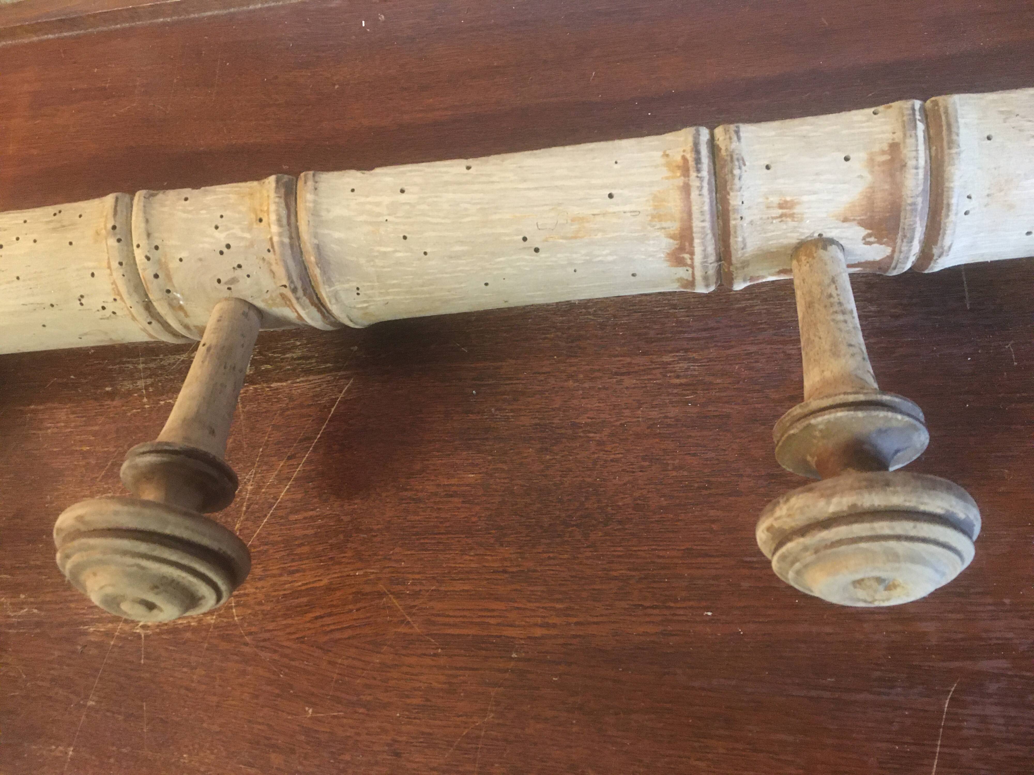 Wall coat rack with 4 hooks in raw wood