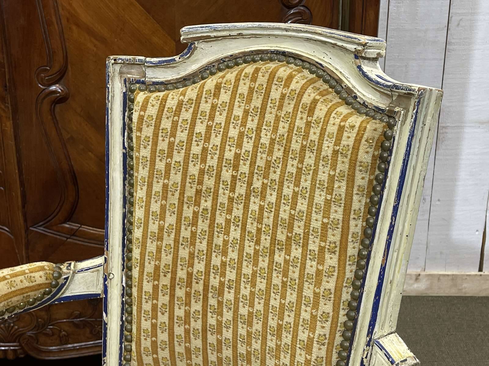 Paire de cabriolets d'époque Louis XVI en hêtre