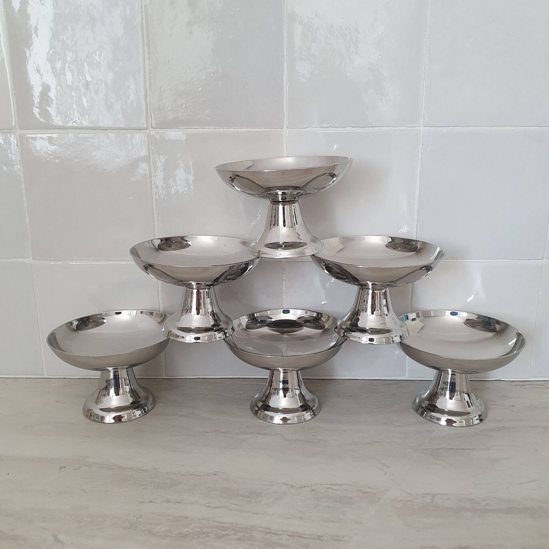 Dessert / ice cream bowls in stainless steel, Guy Degrenne style.