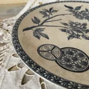 Ironstone cake dish "Marguerite" Large deposit
