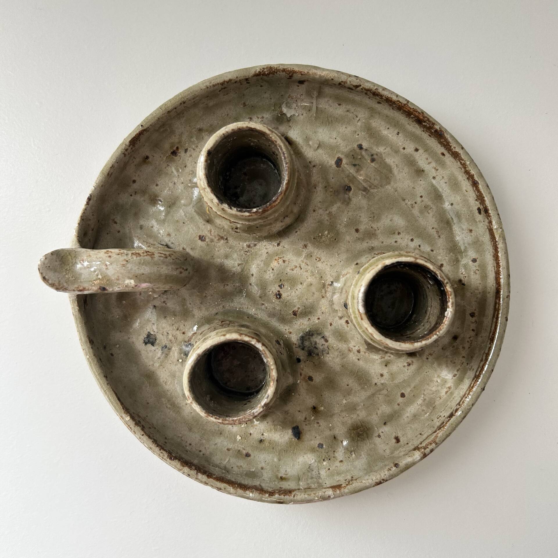 Unusual candlestick with 3 candle holders
