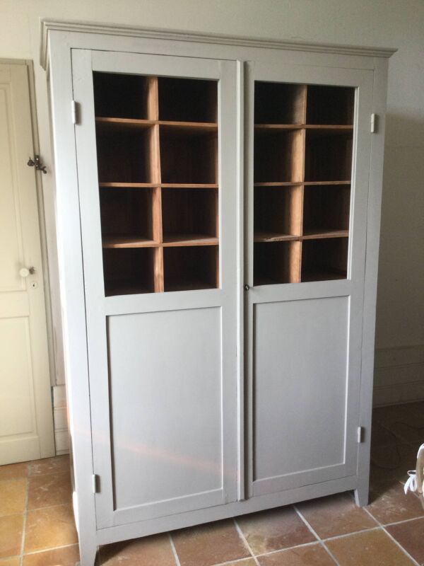 Armoire parisienne vitrée ancienne à compartiments