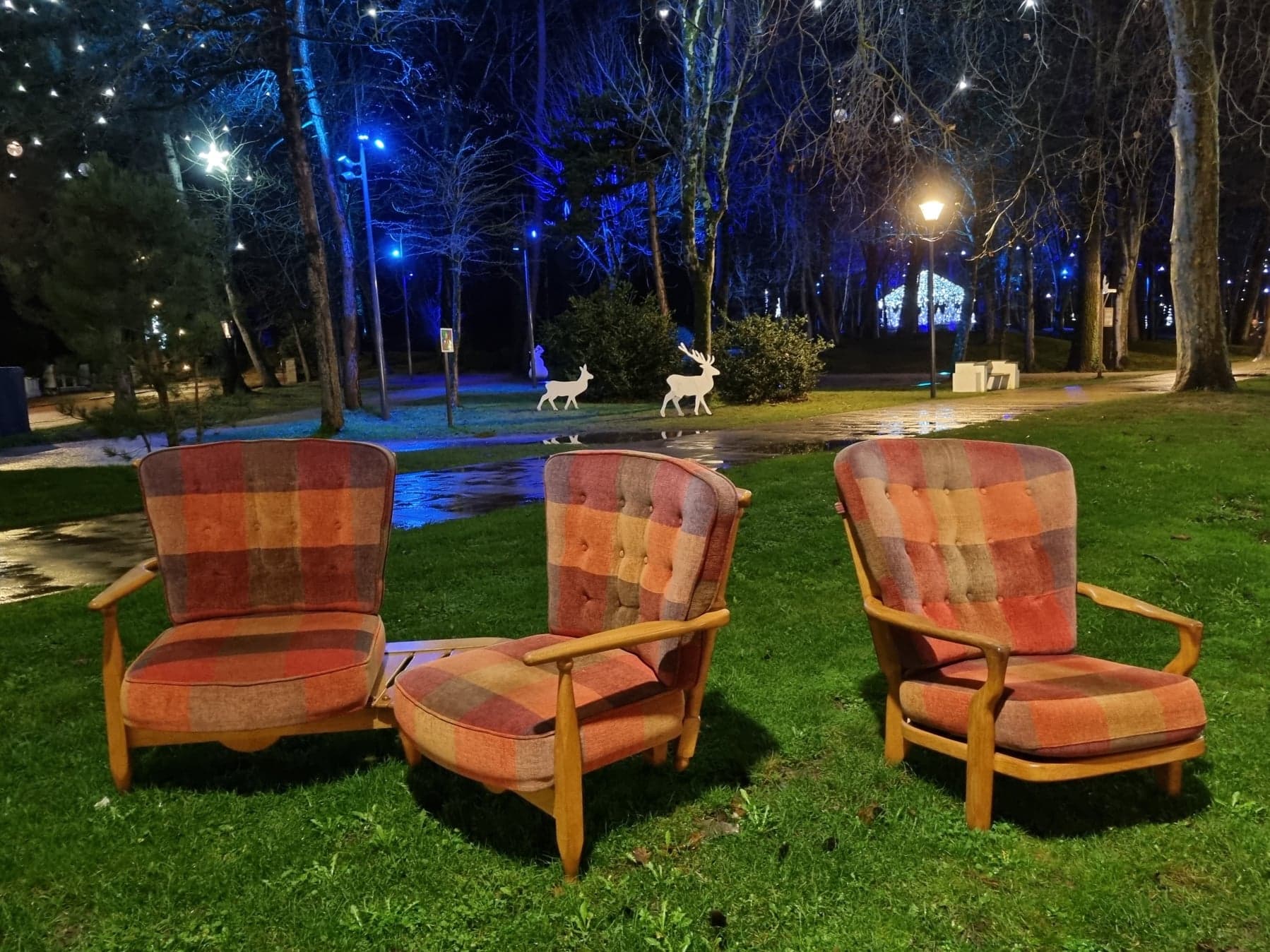 Bench seat and armchair of Guillerme and Chambron