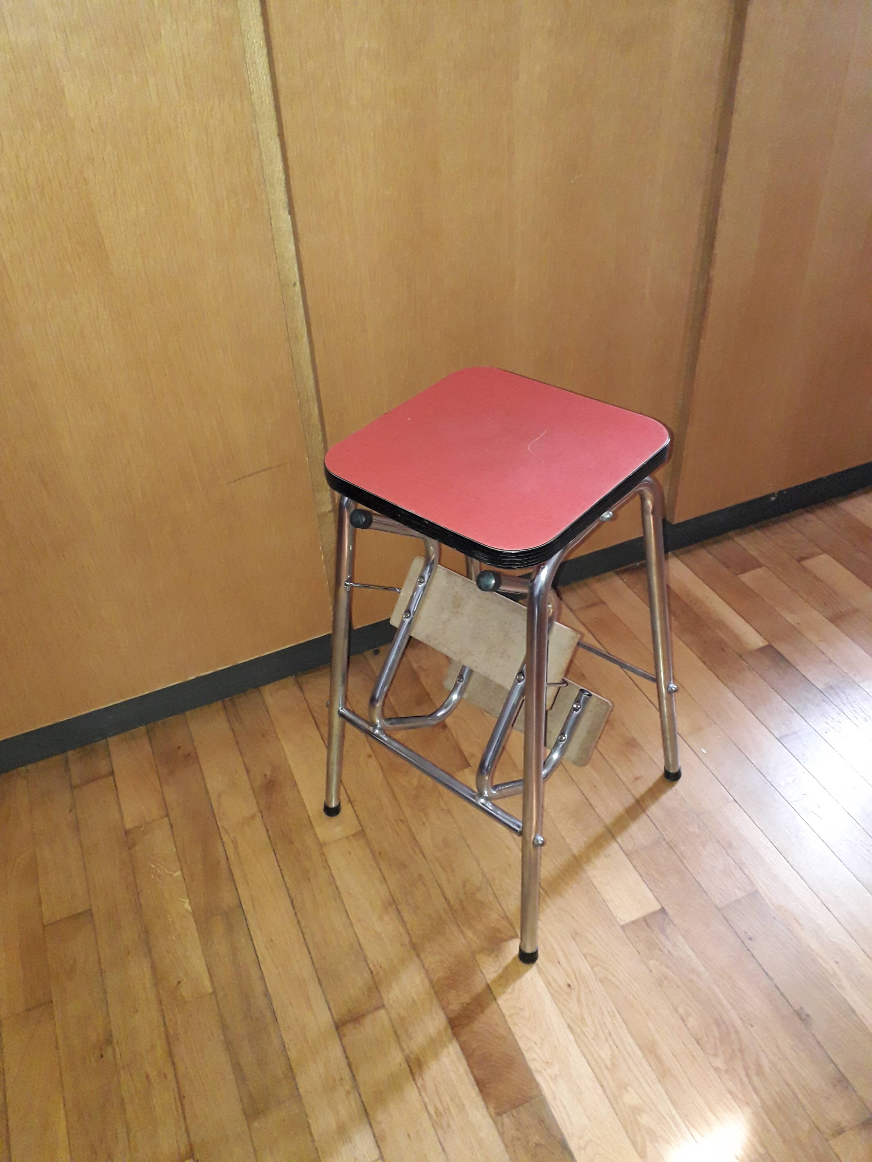 Walking walking sitting in formica