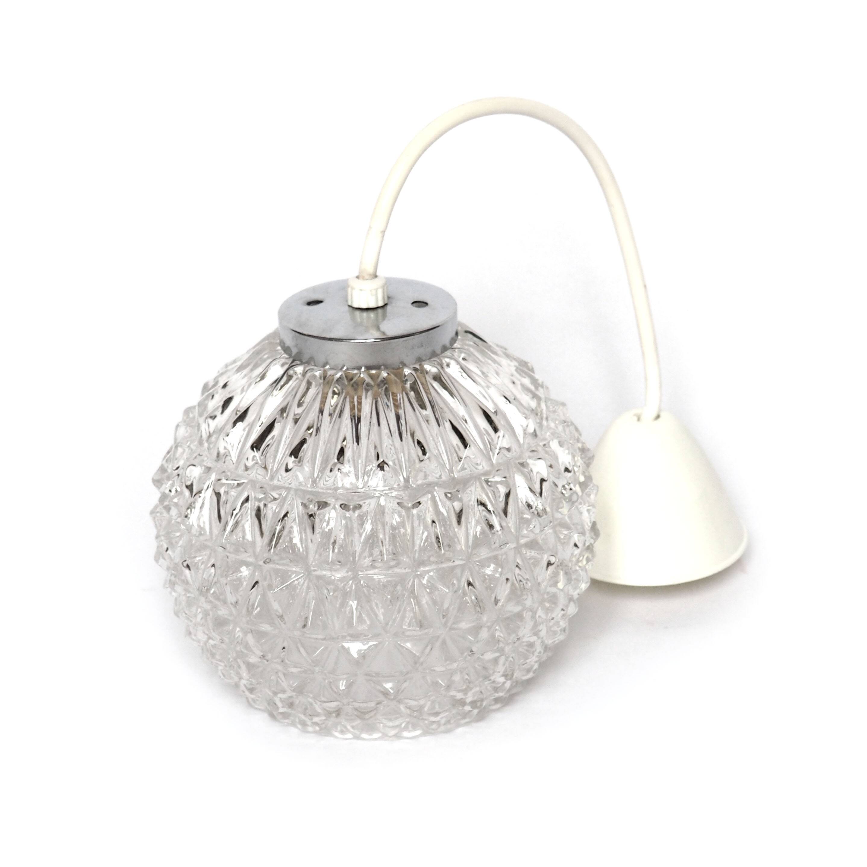 Molded glass ball suspension