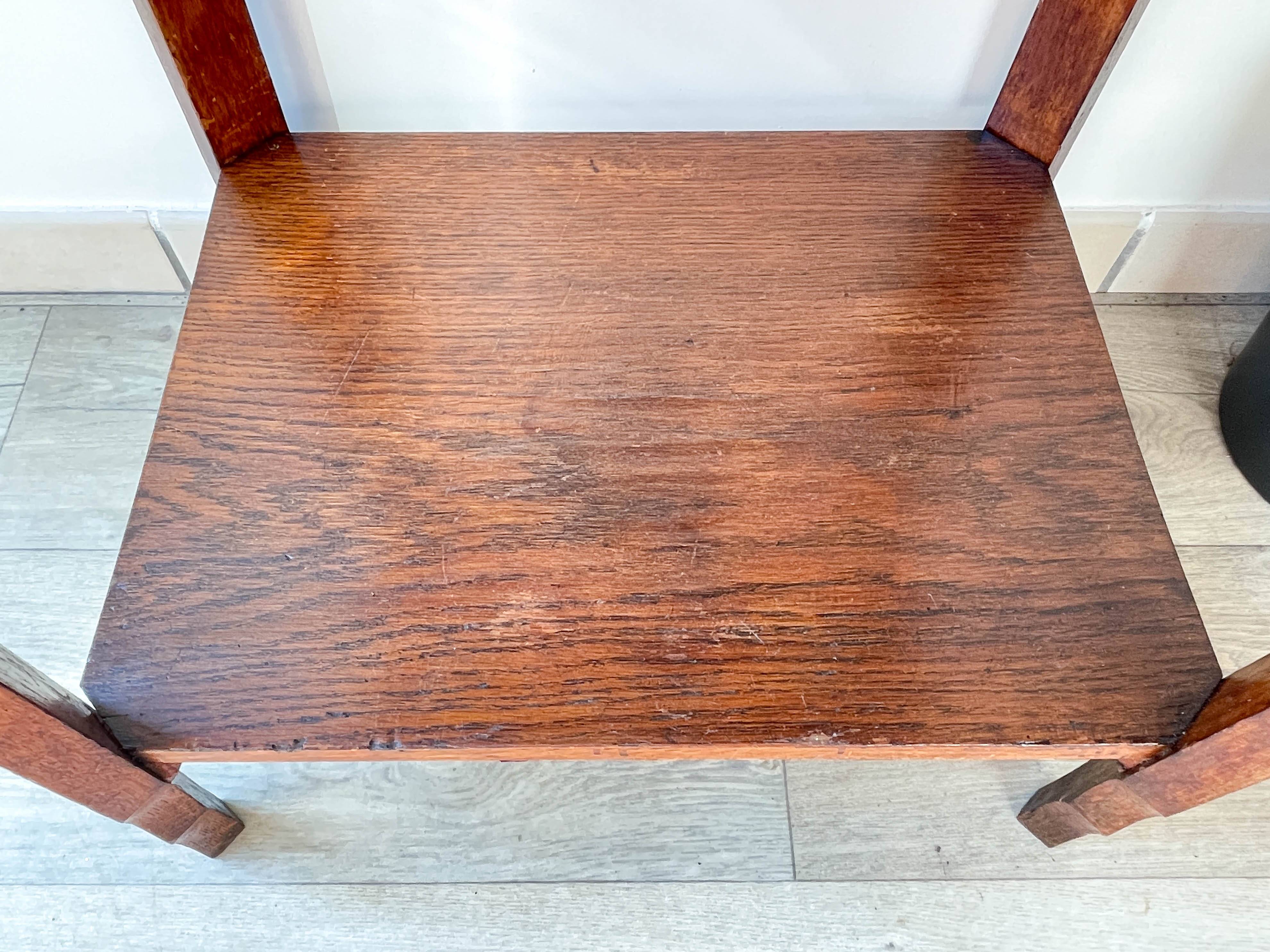 Side table vintage art deco style pedestal table