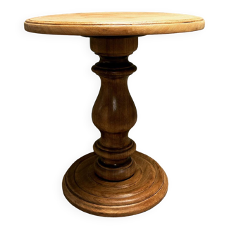 Solid wood pedestal table