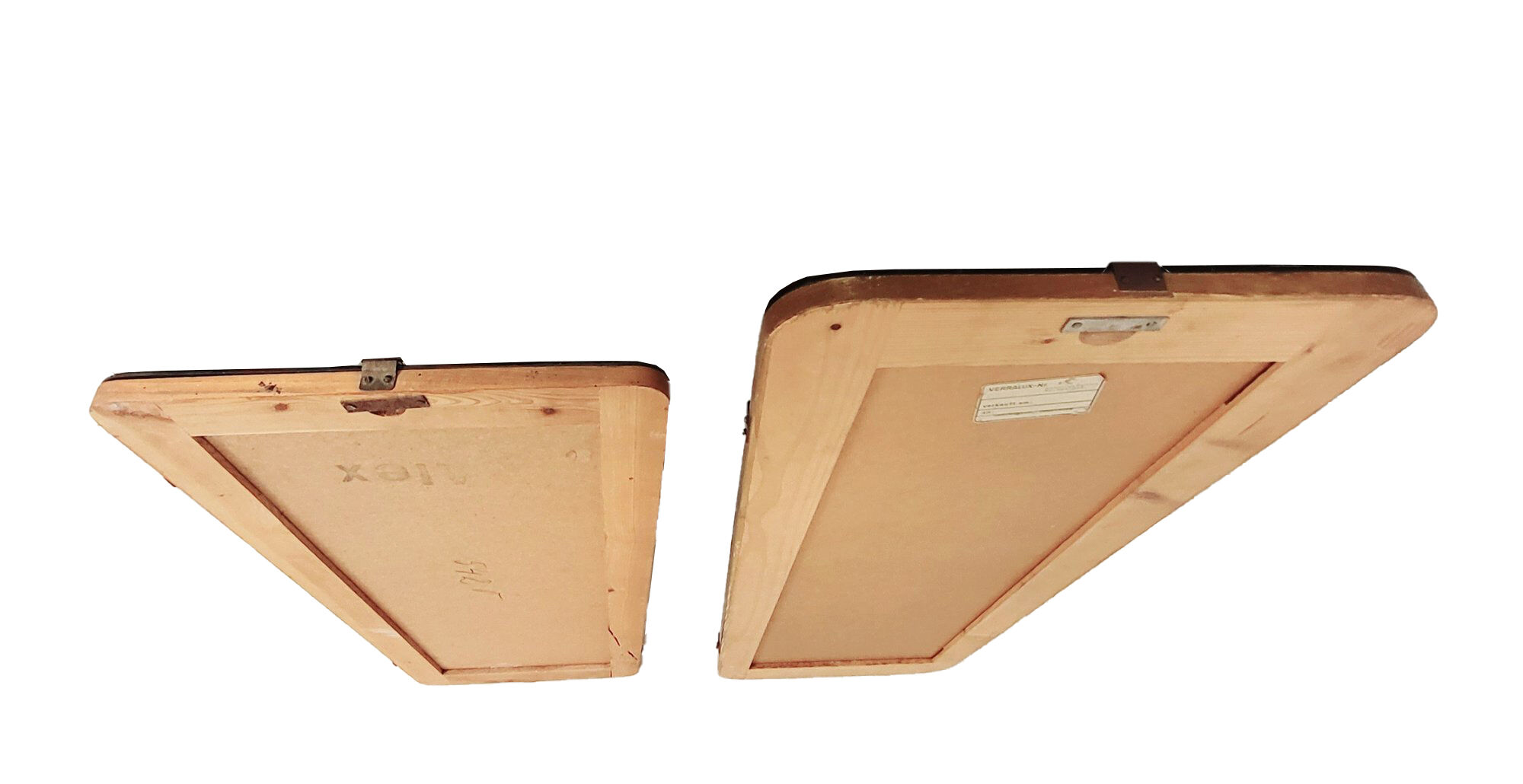 2 trapezoid-shaped mirrors