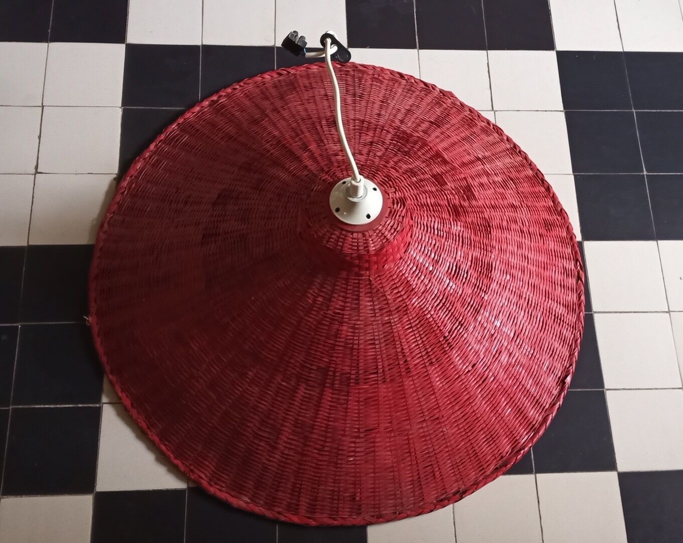 Suspension lamp in red wicker, ø 60 cm