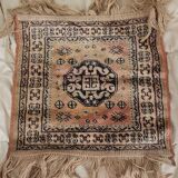 Tapis persan carré vintage