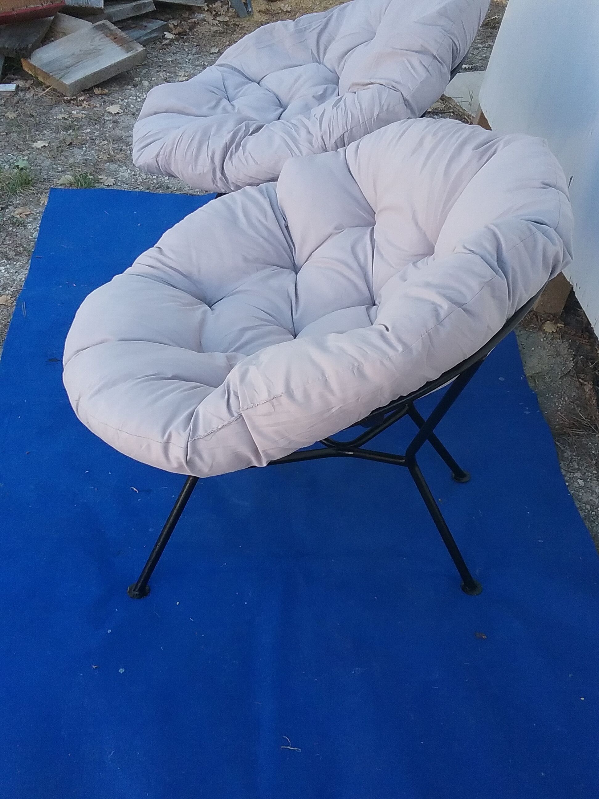 Paire de fauteuils vintage corbeille