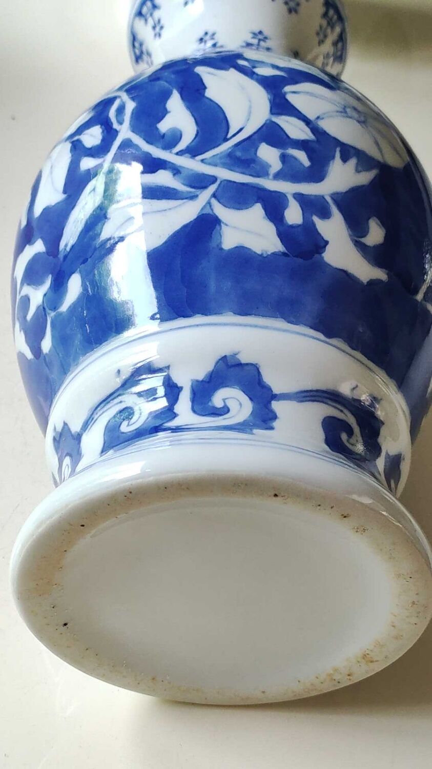 Chinese vase in fine porcelain
