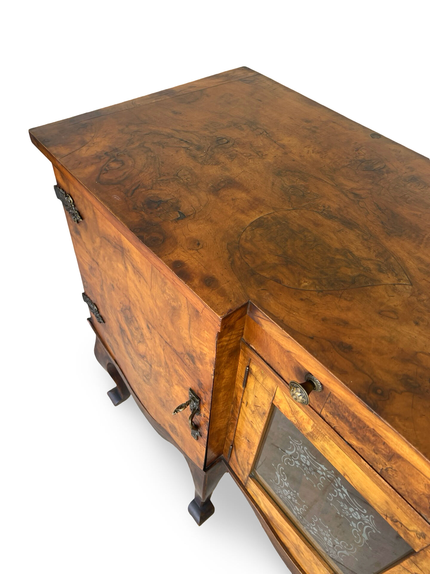 Buffet en noyer burr italien, années 1930.