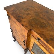 Buffet en noyer burr italien, années 1930.