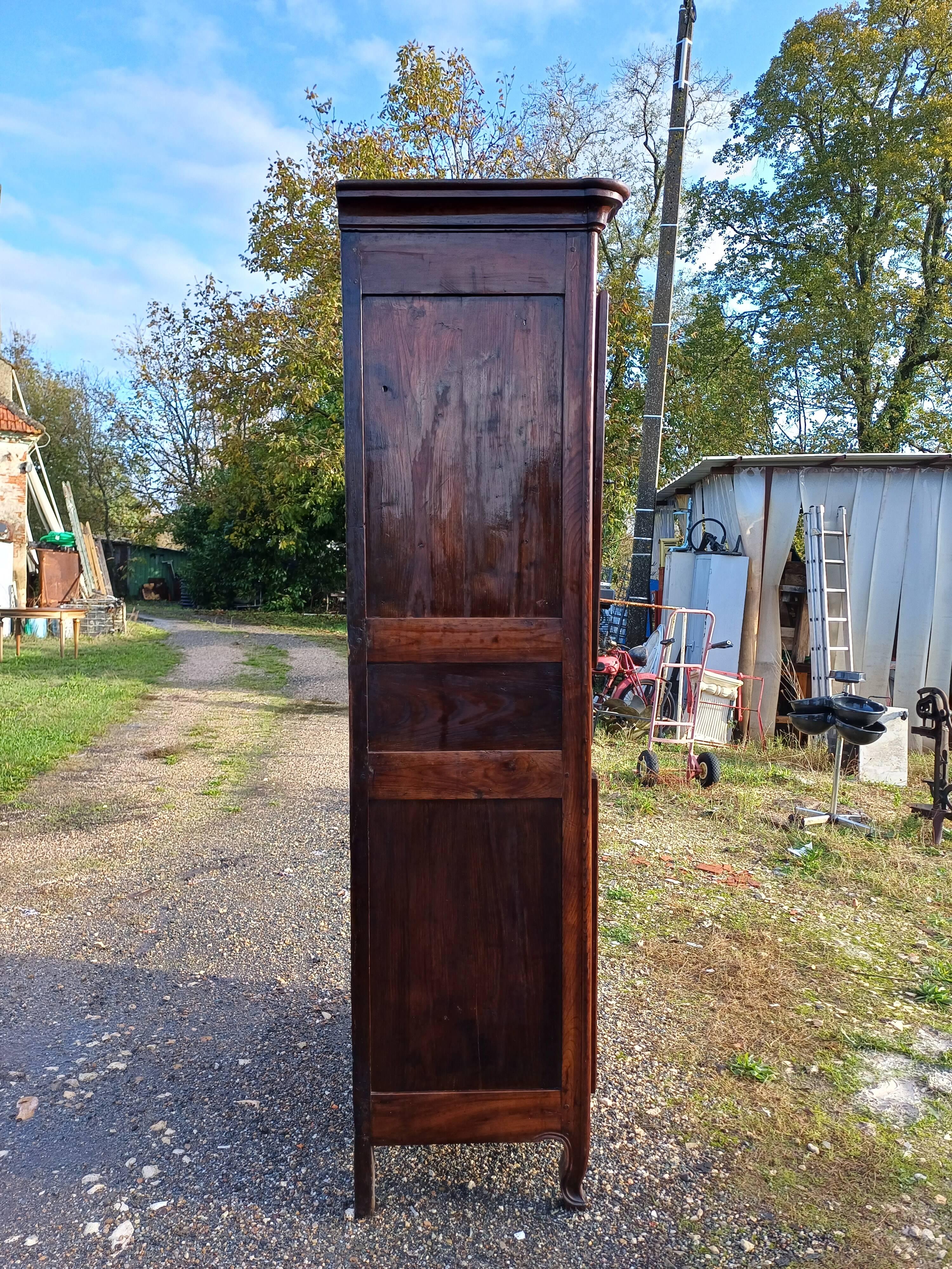 19th century walnut wardrobe with 2 doors and 2 drawers