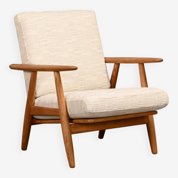 Hans J. Wegner Ge240 'Sigar' Lounge Chair in Oak and Pierre Frey Fabric, GETAMA