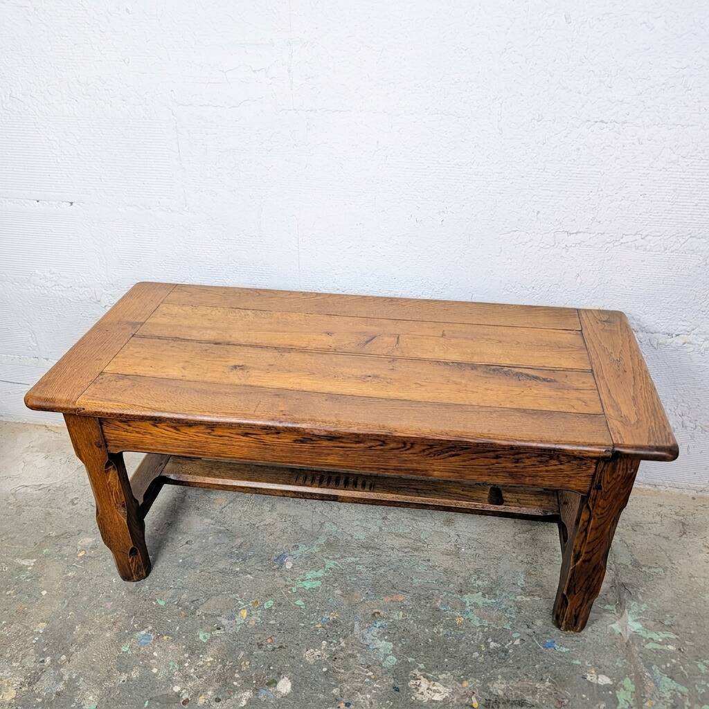 Farmhouse coffee table in solid oak