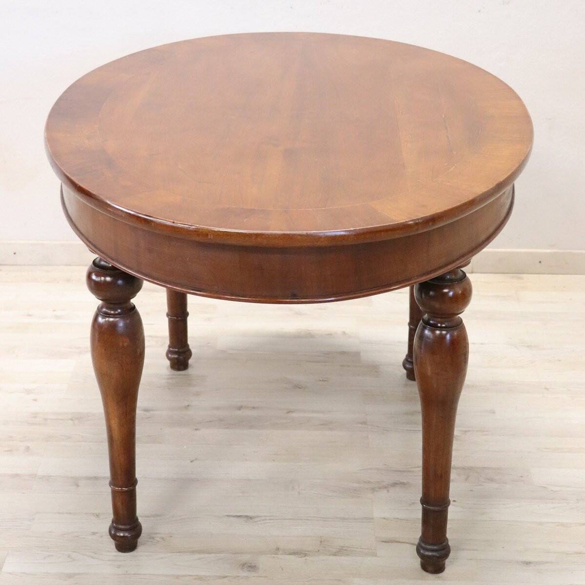 Antique Oval Table In Walnut, Italy Mid 19th Century