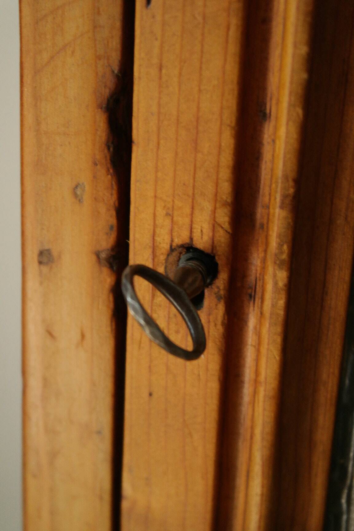 Low country window from the early 20th century