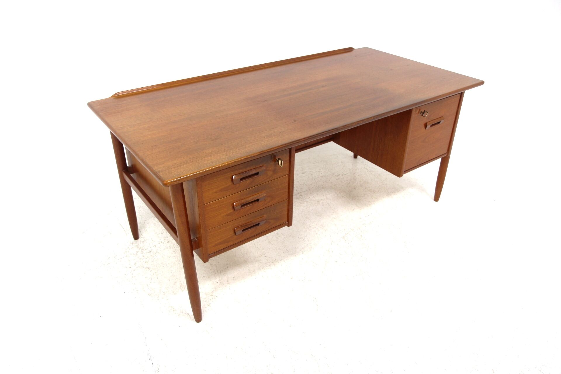 Scandinavian teak desk, Lelångs Möbelfabrik, Sweden, 1950